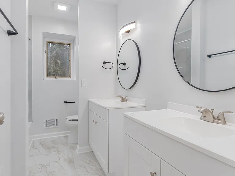 400 Derby Ln #2 — Photo 27
