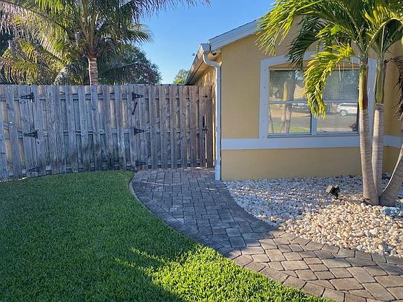 2nd image of 6944 Hammock Trace Dr