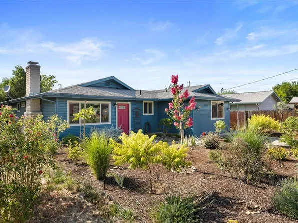 2417 N Keene Way Dr, Medford, OR 97504