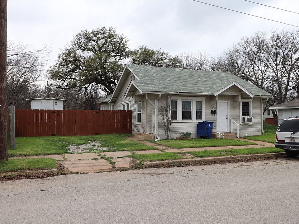1st image of 905 1st St