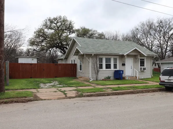 905 1st St, Brownwood, TX 76801