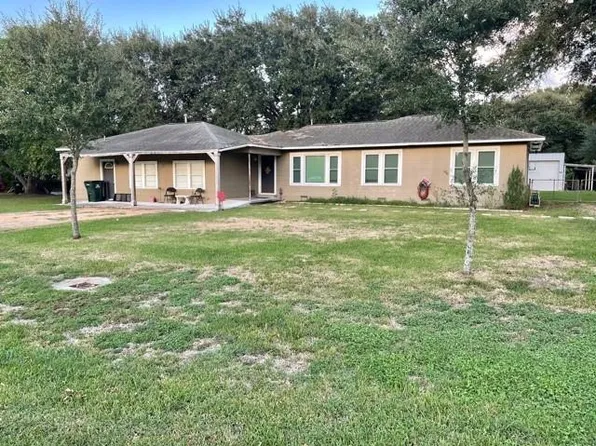 1800 Byrne St, El Campo, TX 77437