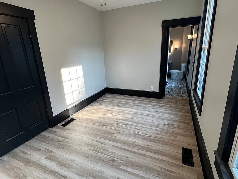 461 E Main St #1 — Photo 8