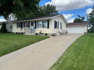 165 School St, Marion, IA 52302
