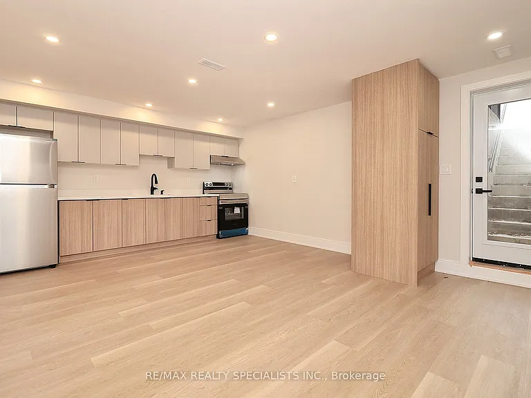 1048 Roosevelt Rd #MAIN — Photo 41