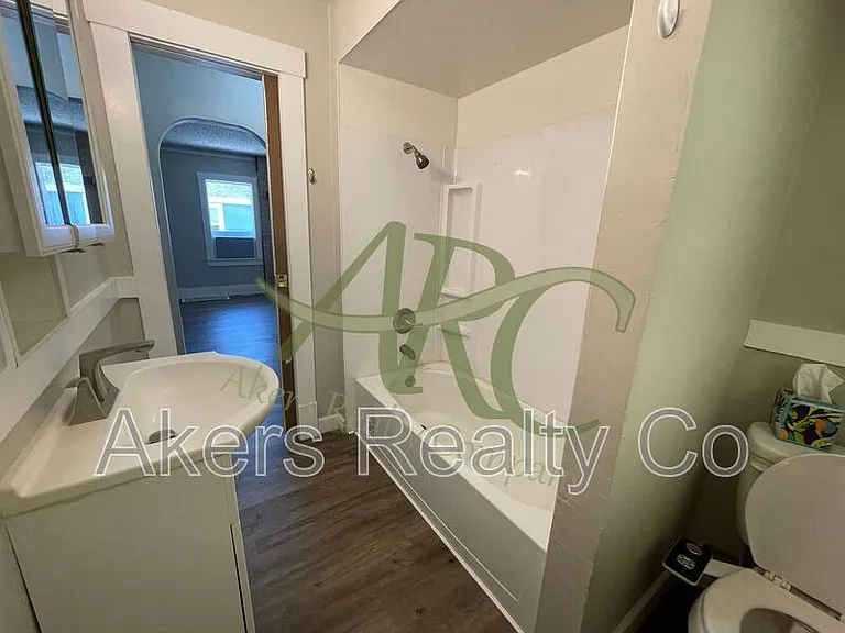 524 Belmont Ave — Photo 15