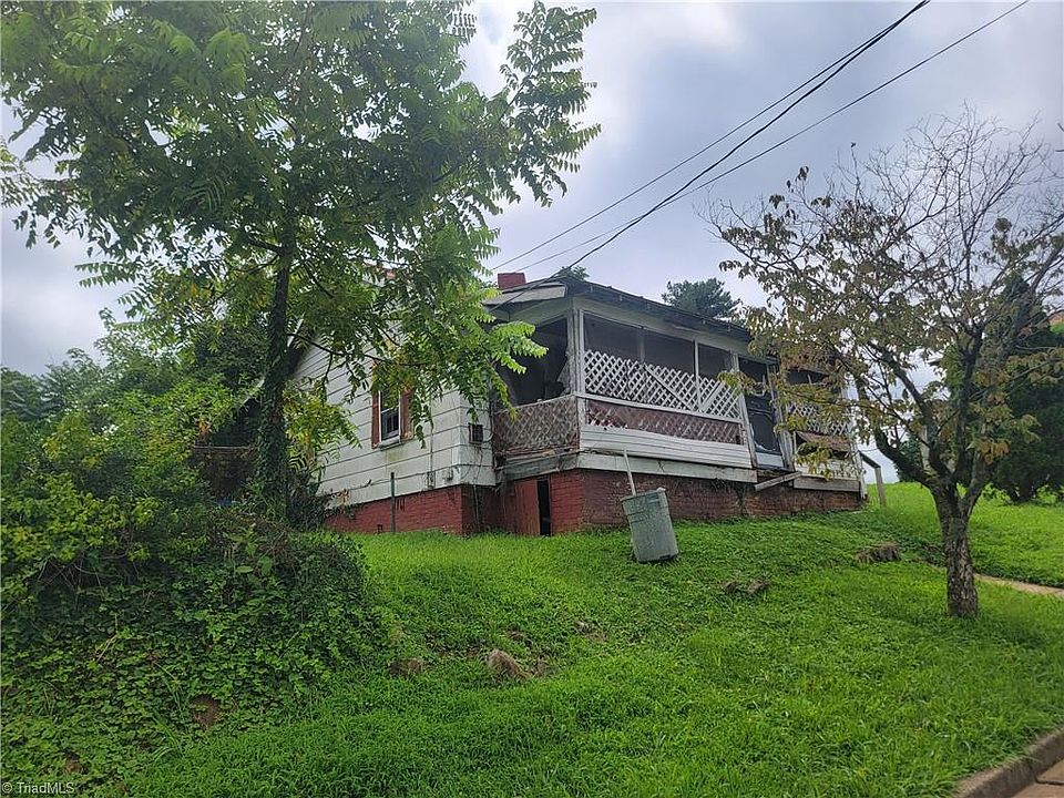 2nd image of 1411 N Cameron Ave