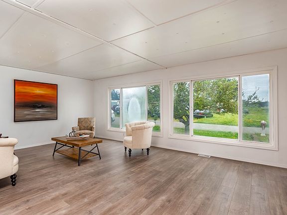 3rd image of 820 N Oak Harbor St #34-TRAILER