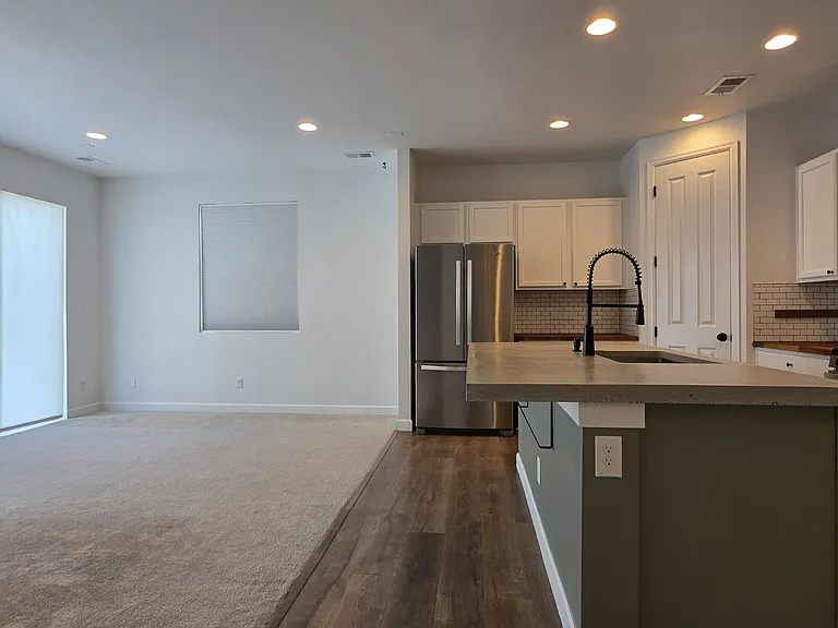 25606 E Bayaud Ave — Photo 8