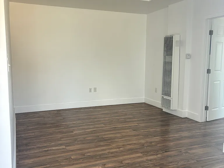 3411 1/2 Altura St — Photo 3