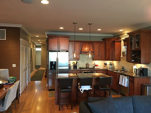 4th image of 4831 N Winthrop Ave APT 2S