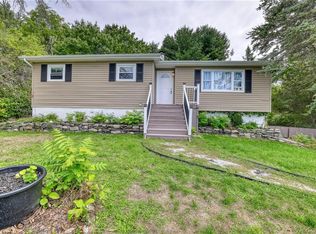 2 Cresthill Ln, Poughkeepsie, NY 12601