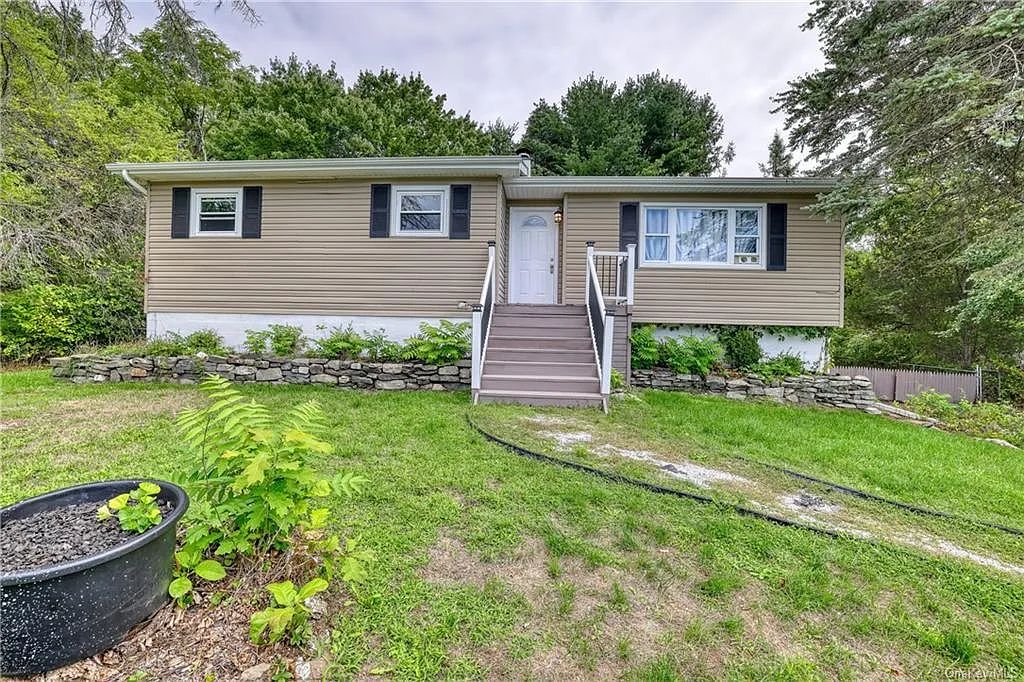 2 Cresthill Ln photo 1