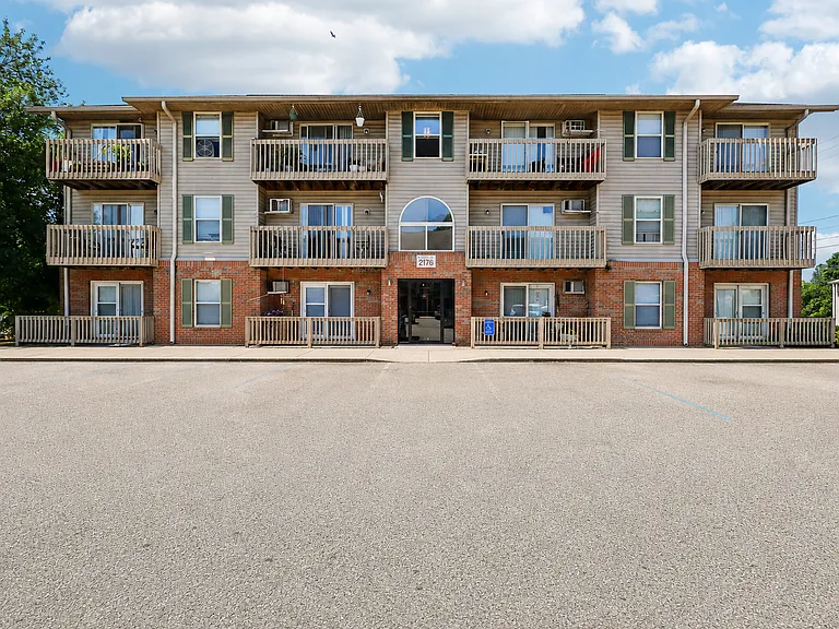Rising Sun Apartments — Photo 13