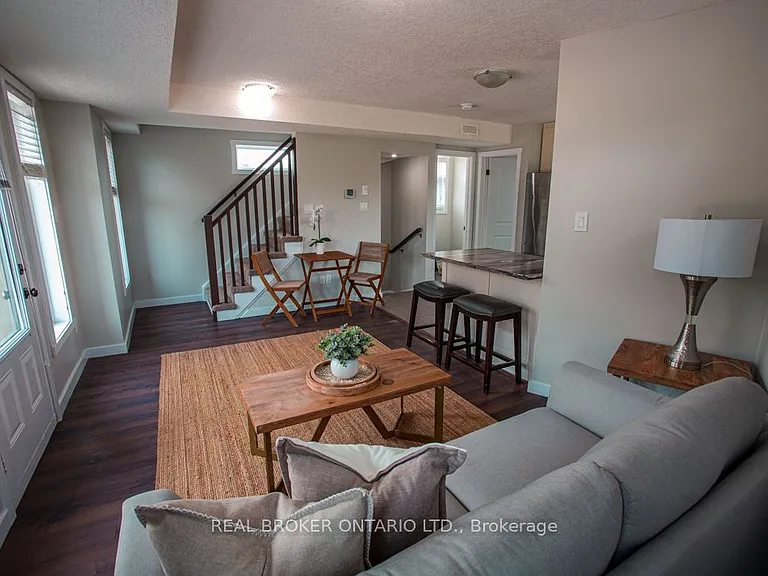 489 East Ave #B — Photo 3