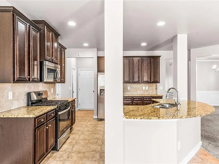 419 Live Oak Pass — Photo 14