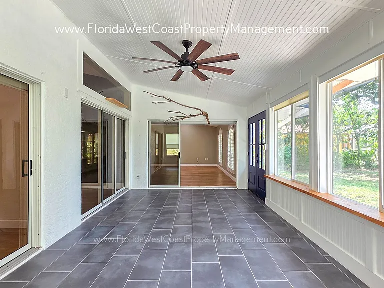 4667 Hamlets Grove Dr — Photo 21