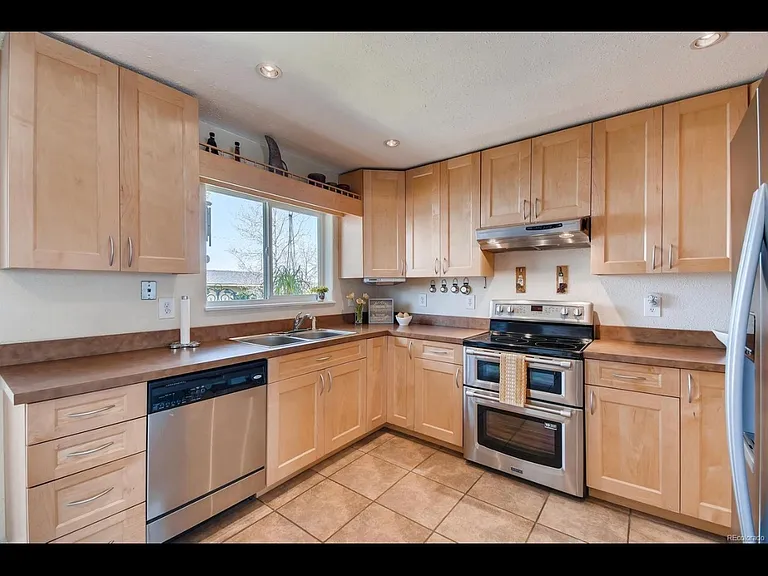 13494 Alcott Way — Photo 5