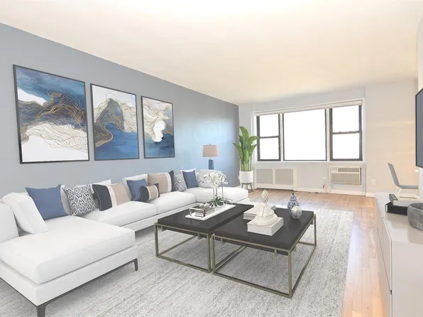 2 Birchwood Court #4M, Mineola, NY 11501