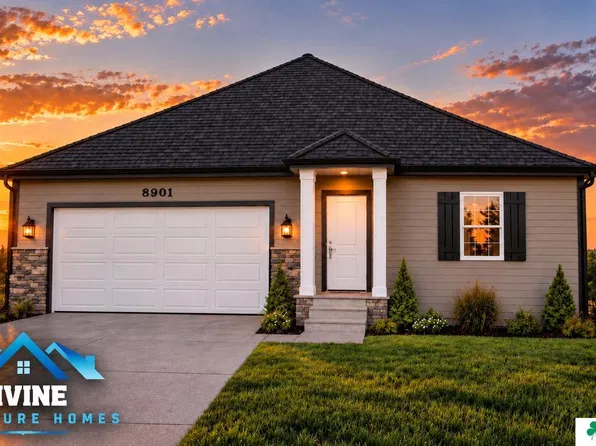 7425 N 176th St, Bennington, NE 68007