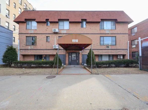 1910 Avenue V image 2 of 19