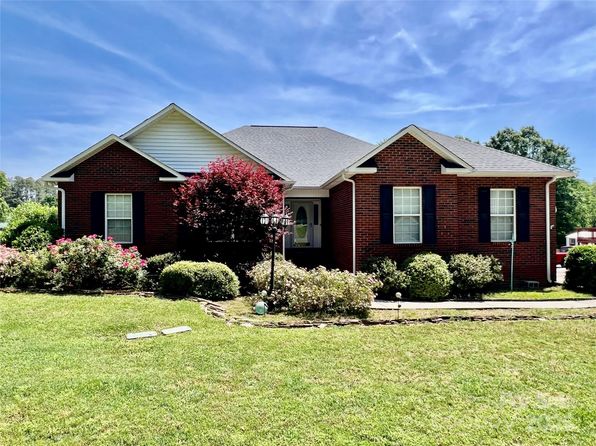 2547 Bill Thompson Rd, Lancaster, SC 29720
