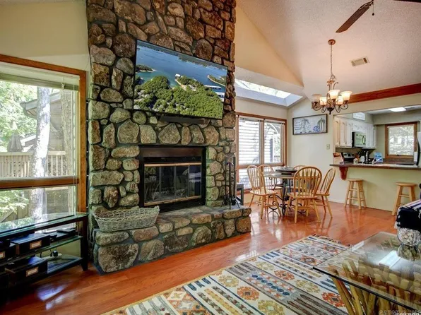 8 Redbird Ln #D, Mount Ida, AR 71957