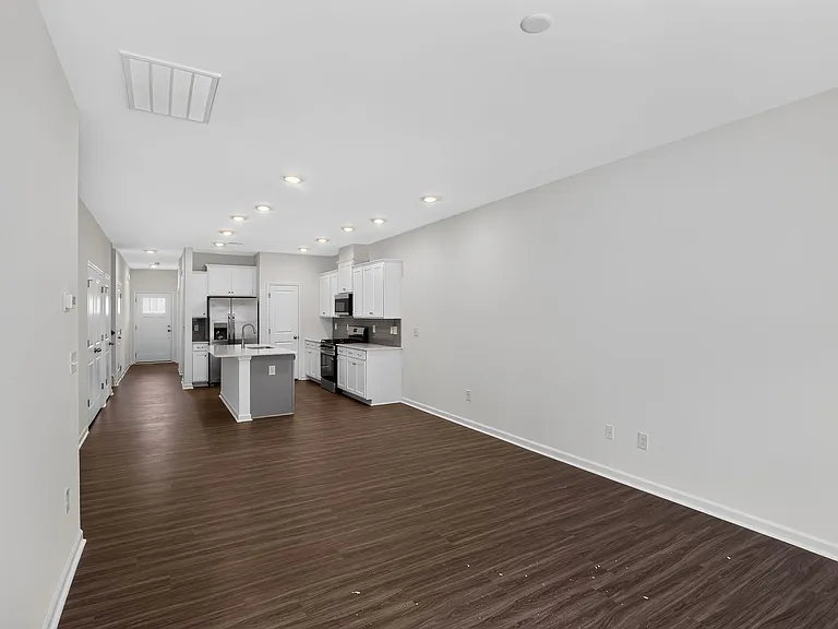 115 Holly Oak Ct — Photo 4