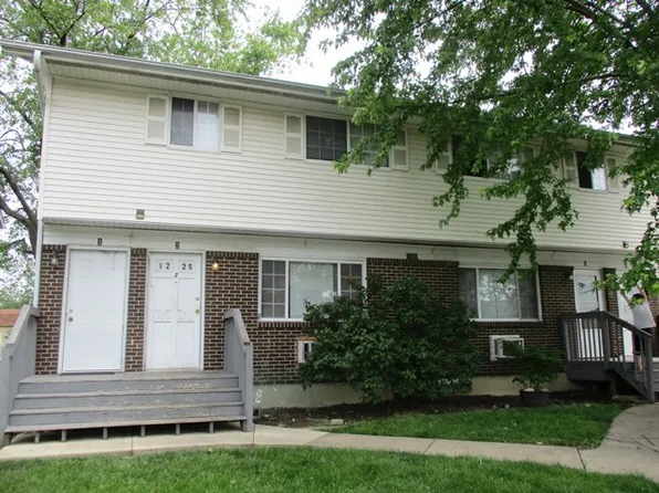 1225 Orchard Rd APT 4, Bloomington, IL 61704