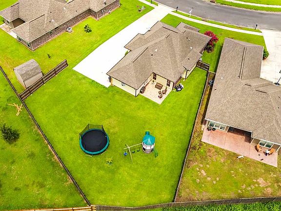 12,106 sq ft Lot