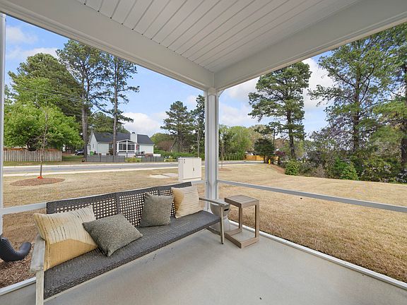 3rd image of 3836 Mason Bluff Dr