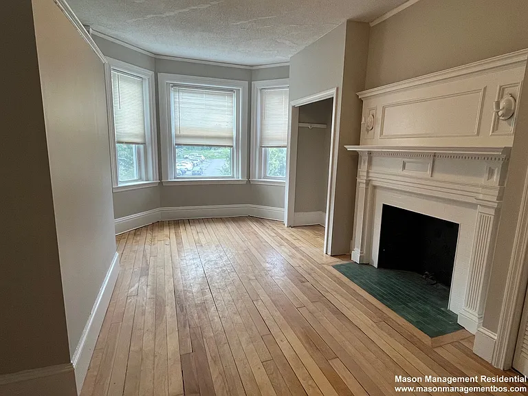 10 Glenville Ave #3 — Photo 8