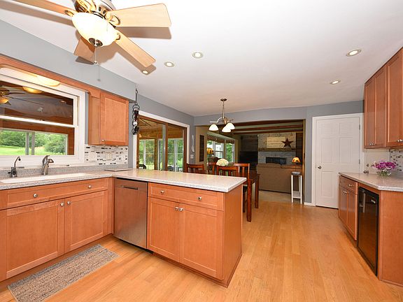 3rd image of N109W20900 Mountbrooke Dr
