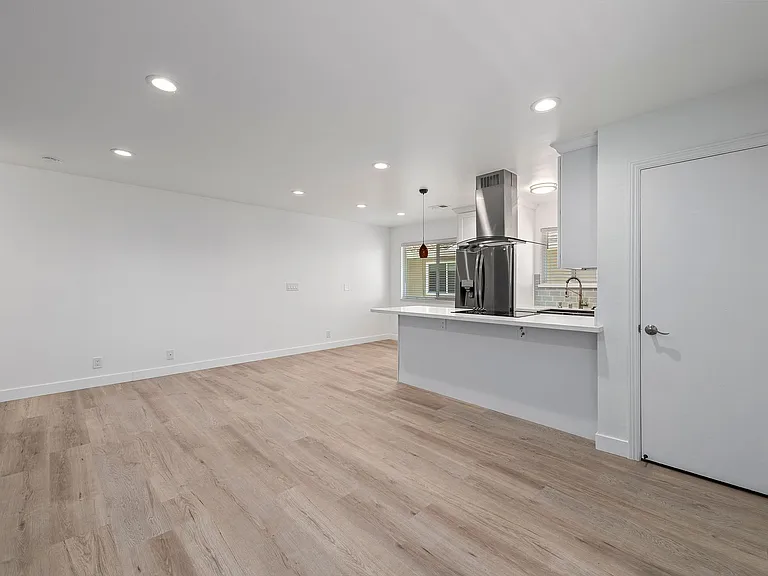 2466 Golzio Ct #4 — Photo 11
