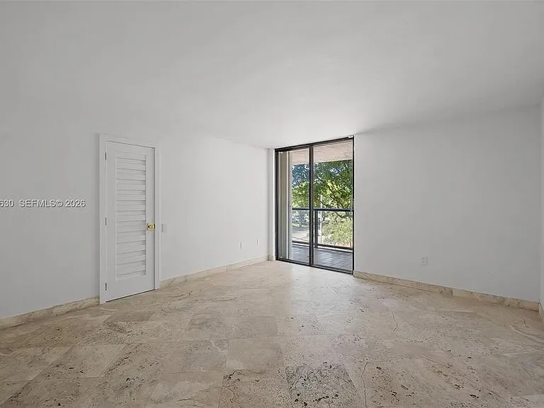 2575 S Bayshore Dr #4A — Photo 16