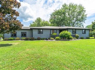 10851 Garden Center Dr, New Middletown, OH 44442