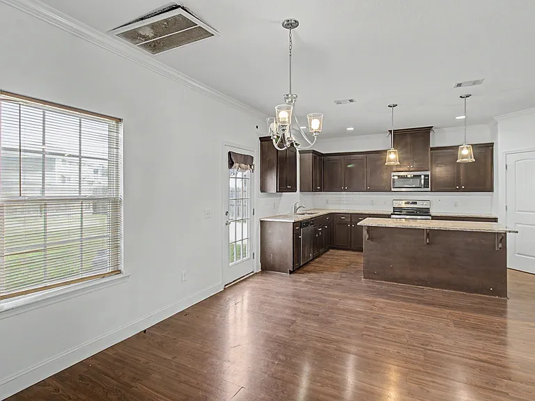 390 Fairview Cir — Photo 9