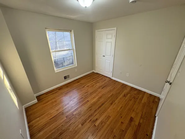 305 S 6th St Floor 1, Newark, NJ 07103