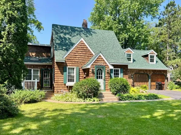 101 Allen Pl N, Maplewood, MN 55117