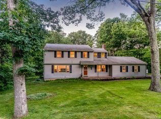 4 Pilgrim Dr, Tolland, CT 06084