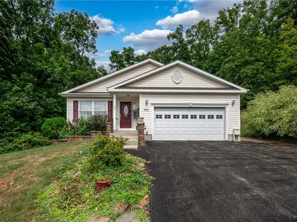 705 Jefferson St, Evans City, PA 16033