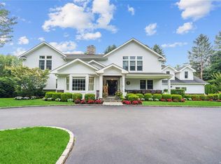2 Locust Ln, Upper Brookville, NY 11545