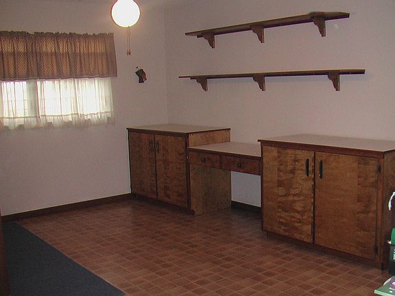 5th image of 2006 Oak View Cir