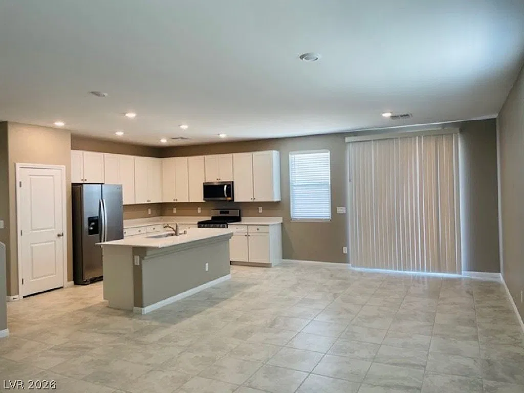 4 bed, 3.0 bath, 2114 sqft, $2,500 — Photo 4