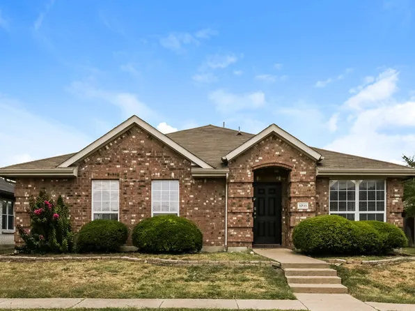 1711 Venus Dr W, Lancaster, TX 75134
