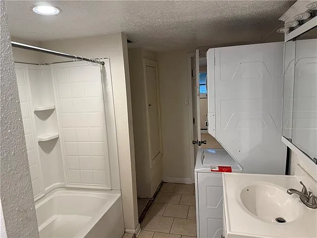 8227 Green St #B — Photo 6