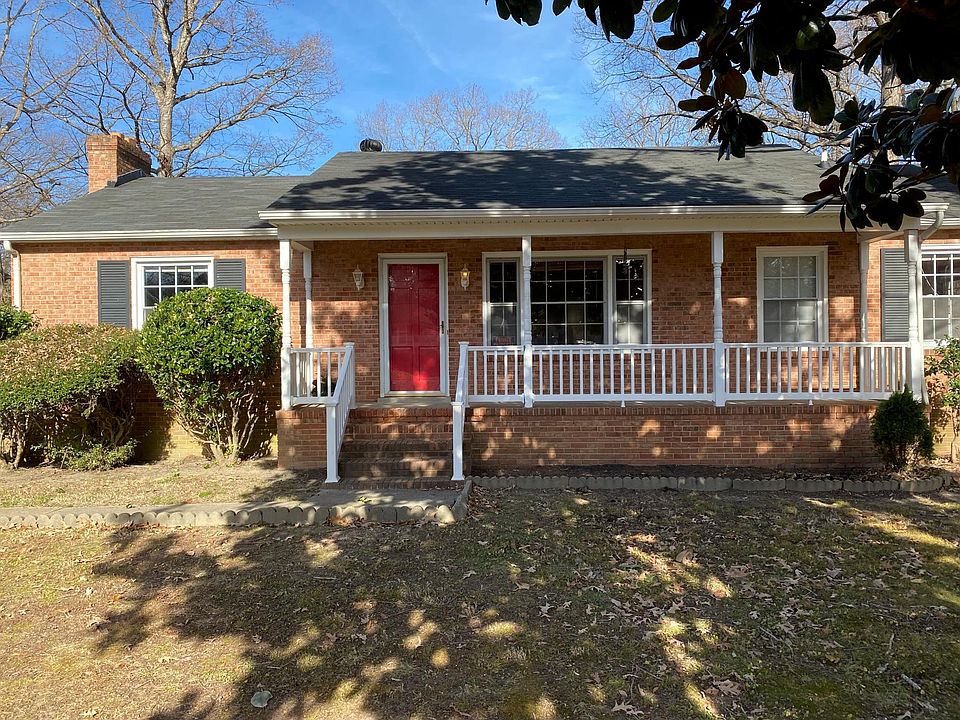 3BR, KITCHEN,1&1/2 BATH, FAM.RM,LV.RM, WASH/DRYER,ELEC. STOVE