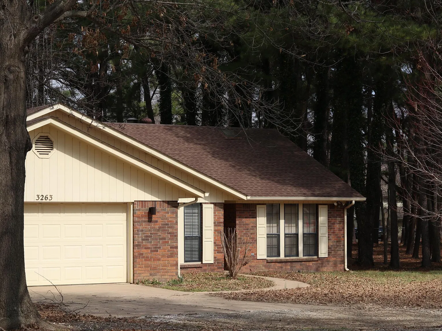 3263 N Makeig Ct — Photo 1