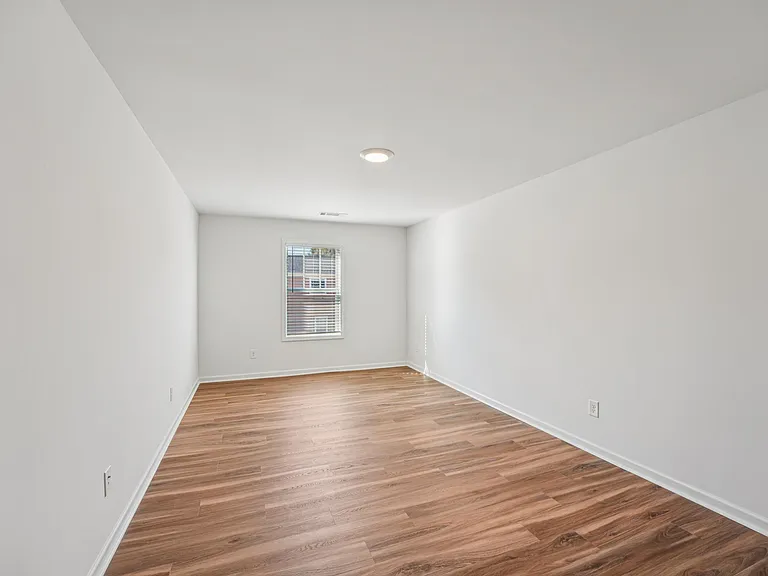 Quinn Residences at Dorchester Place — Photo 210