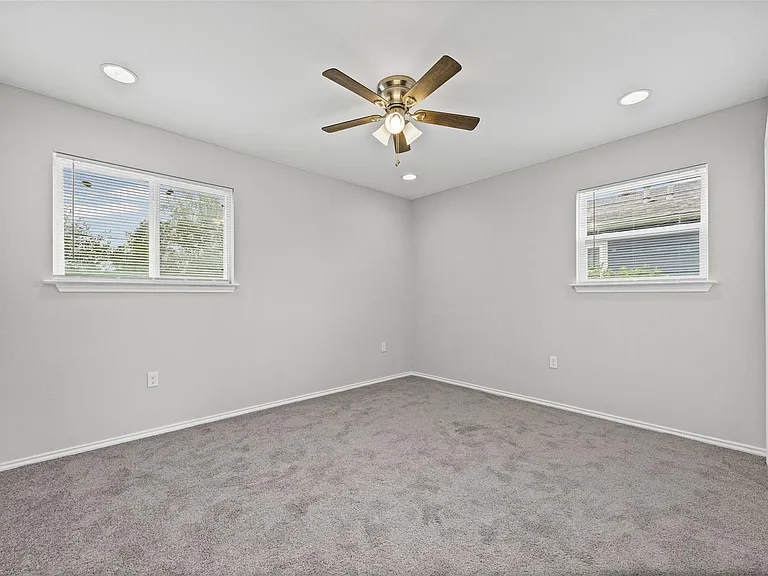 2615 Ektom Dr #D — Photo 13